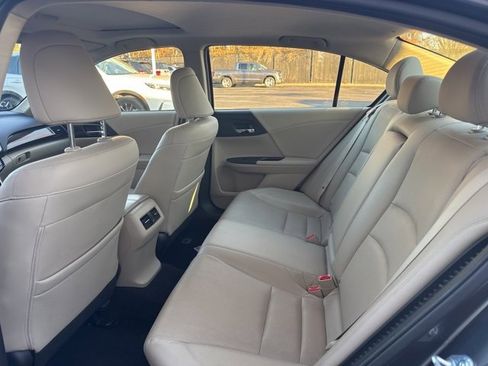 Used 2017 Honda Accord EX-L image 4