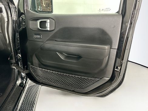 Used 2022 Jeep Wrangler Unlimited Sahara image 31