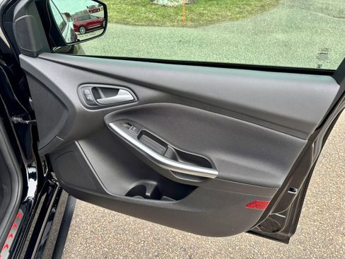 Used 2018 Ford Focus ST image 10