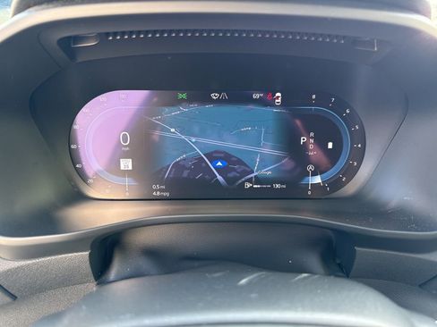 Used 2024 Volvo XC40 B5 Plus w/ Climate Package image 32