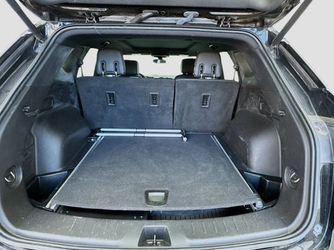 Used 2020 Chevrolet Blazer Premier w/ LPO, Black Grille Bar Package image 18