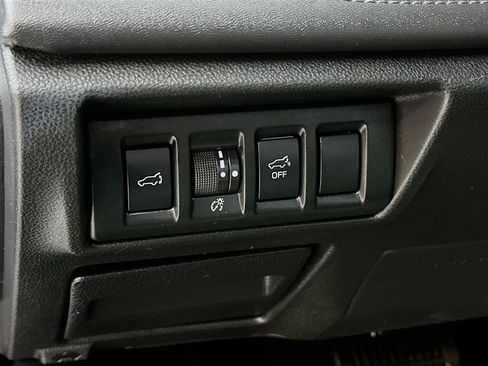 Used 2023 Subaru Outback Touring image 10