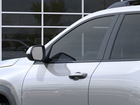 New 2026 Chevrolet Equinox ACTIV w/ Convenience Package III FWD image 12