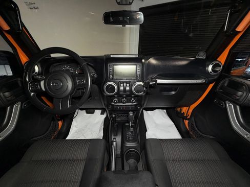Used 2012 Jeep Wrangler Rubicon w/ PWR Convenience Group AWD/4WD image 18