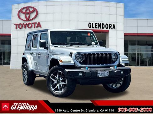 Used 2024 Jeep Wrangler Unlimited w/ Convenience Group AWD/4WD image 2