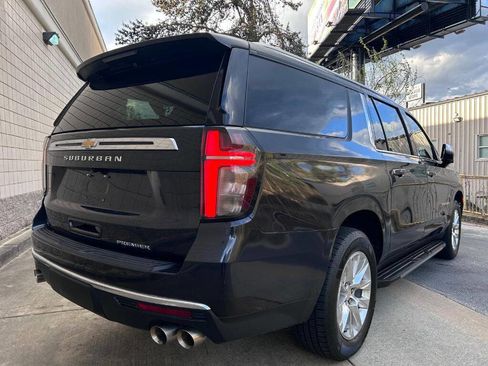 Used 2023 Chevrolet Suburban Premier image 7