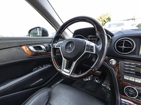 Used 2014 Mercedes-Benz SL 550 w/ Sport Wheel Package image 23
