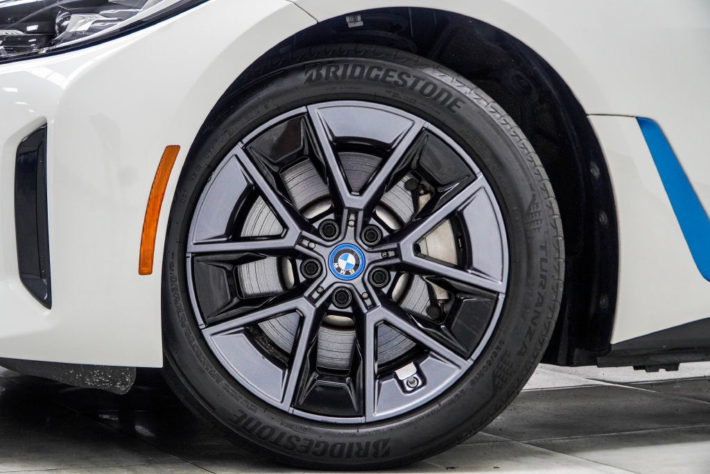 Used 2023 BMW i4 eDrive40 w/ Premium Package RWD image 8