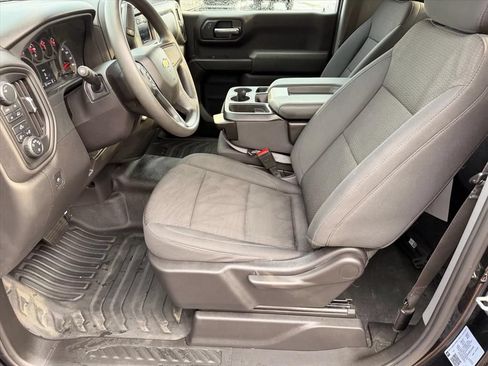 Used 2024 Chevrolet Silverado 1500 W/T w/ WT Value Package AWD/4WD image 12