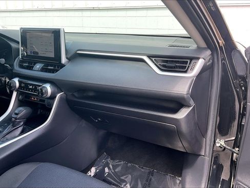 Used 2025 Toyota RAV4 LE AWD/4WD image 21