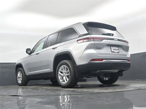 New 2025 Jeep Grand Cherokee Laredo X w/ Luxury Tech Group I image 40