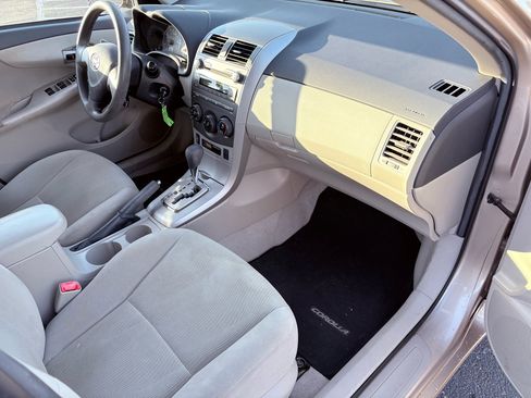 Used 2011 Toyota Corolla LE image 11
