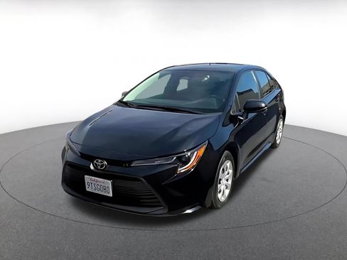 Used 2025 Toyota Corolla LE FWD image 7