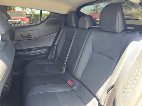 Used 2022 Toyota C-HR Limited FWD image 19