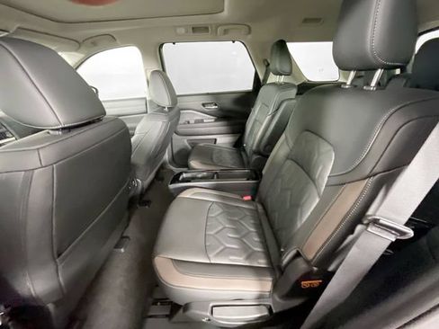 New 2026 Nissan Pathfinder Platinum FWD image 15