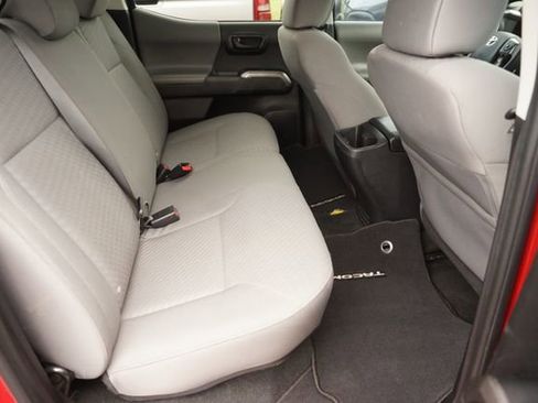 Used 2021 Toyota Tacoma SR5 RWD image 15