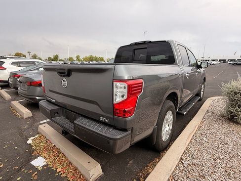Used 2018 Nissan Titan SV w/ SV Convenience Package RWD image 5