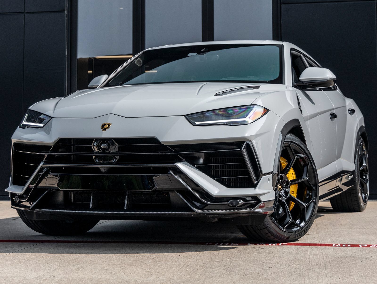 Used 2024 Lamborghini Urus Performante AWD/4WD image 1