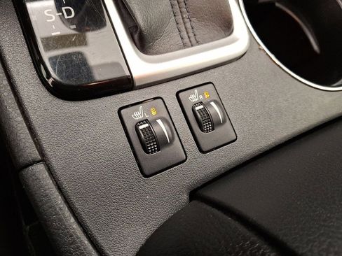 Used 2019 Toyota Highlander XLE image 19