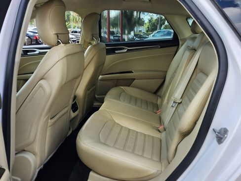 Used 2013 Ford Fusion SE image 4