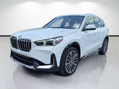 New 2026 BMW X1 xDrive28i w/ Technology Package AWD/4WD image 7