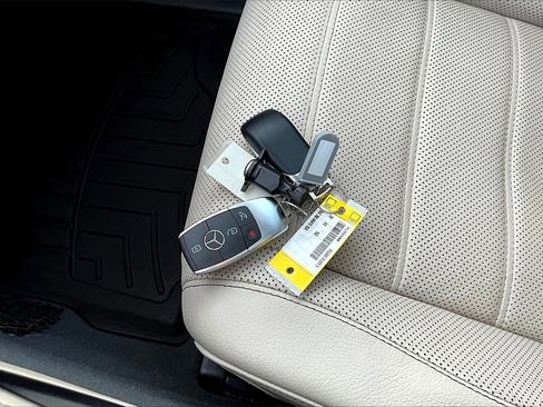 Used 2020 Mercedes-Benz GLE 350 4MATIC image 30