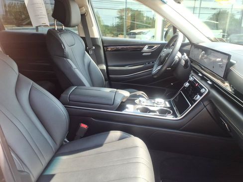 Used 2025 Genesis GV80 2.5T Standard AWD/4WD image 11