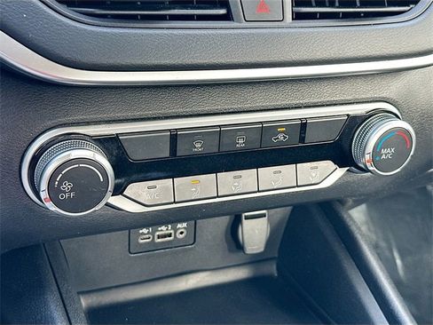 Used 2022 Nissan Altima 2.5 SV image 15