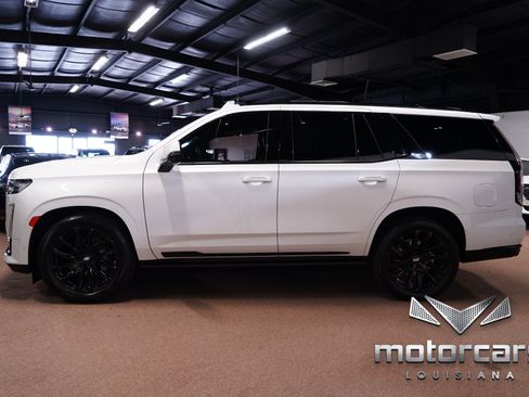 Used 2023 Cadillac Escalade Sport w/ LPO, ONYX Package AWD/4WD image 4