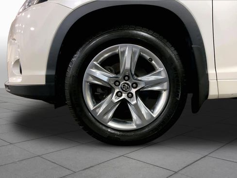 Used 2017 Toyota Highlander Limited AWD/4WD image 11