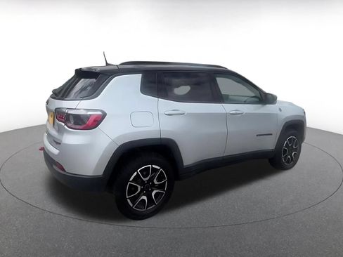 Used 2025 Jeep Compass Trailhawk AWD/4WD image 13