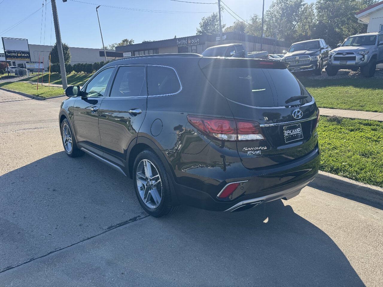 Used 2017 Hyundai Santa Fe Limited AWD/4WD image 3