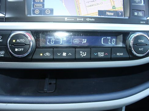 Used 2017 Toyota Highlander XLE image 20