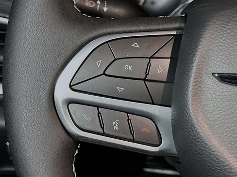 New 2026 Chrysler Pacifica Select AWD/4WD image 27