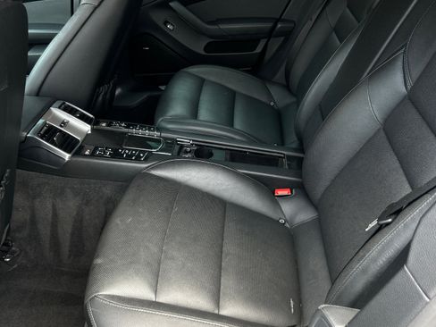 Used 2015 Porsche Panamera 4S image 9