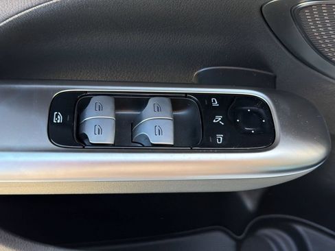 Used 2026 Mercedes-Benz C 300 Sedan image 18