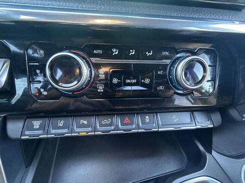 Used 2024 GMC Sierra 2500 Denali w/ Denali Reserve Package image 42