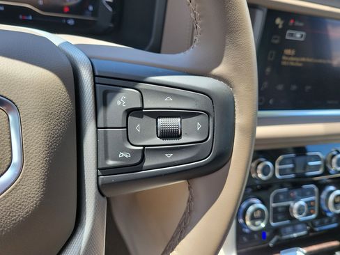 Used 2024 GMC Yukon Denali RWD image 27
