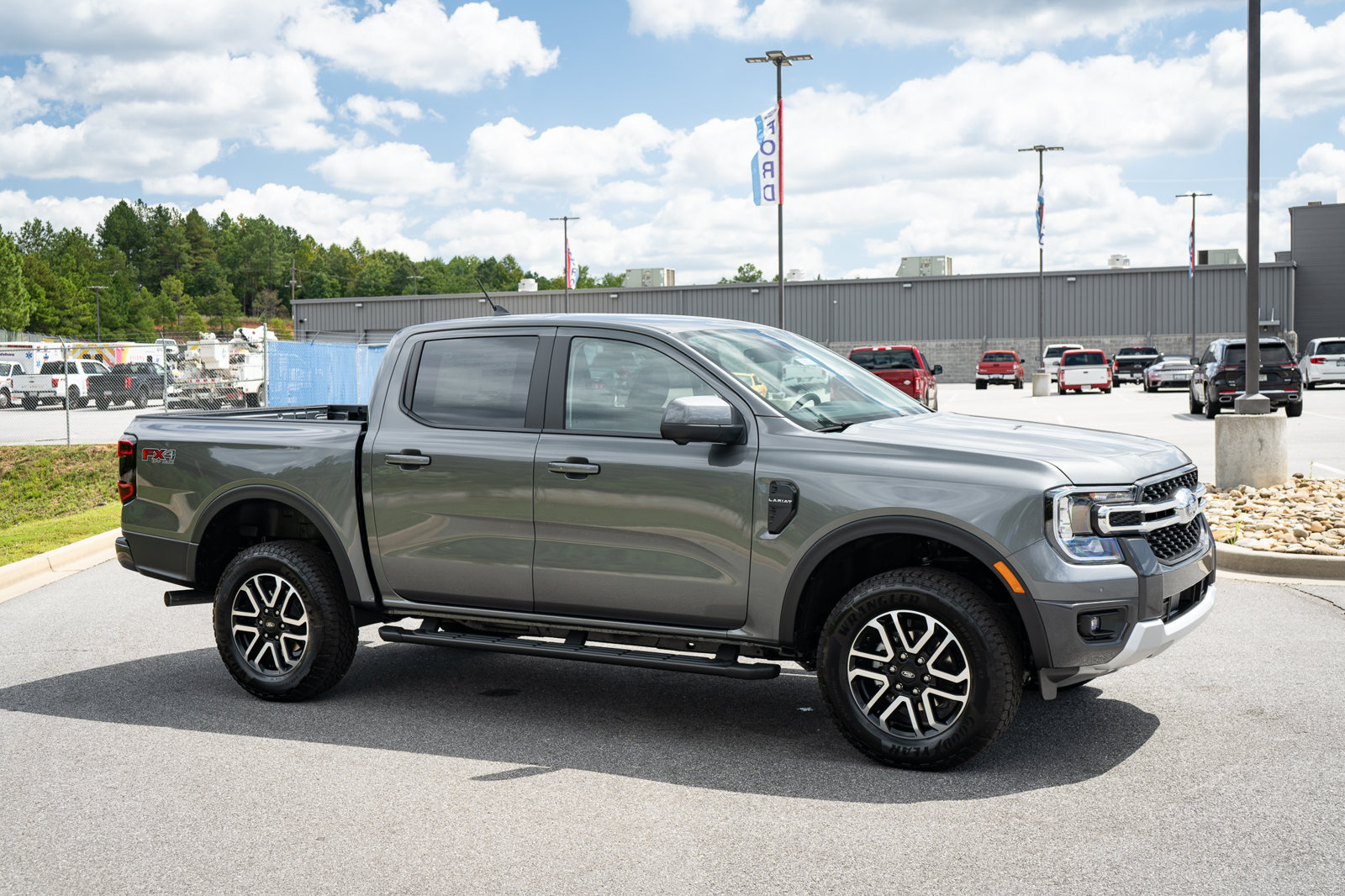 New 2026 Ford Ranger Lariat w/ FX4 Off-Road Package AWD/4WD image 13