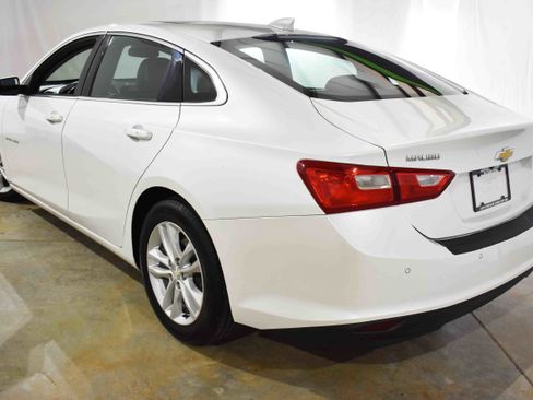 Used 2016 Chevrolet Malibu Hybrid w/ Leather Package image 7
