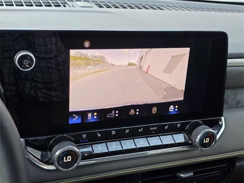 Used 2024 Chevrolet Colorado ZR2 w/ ZR2 Convenience Package III image 23