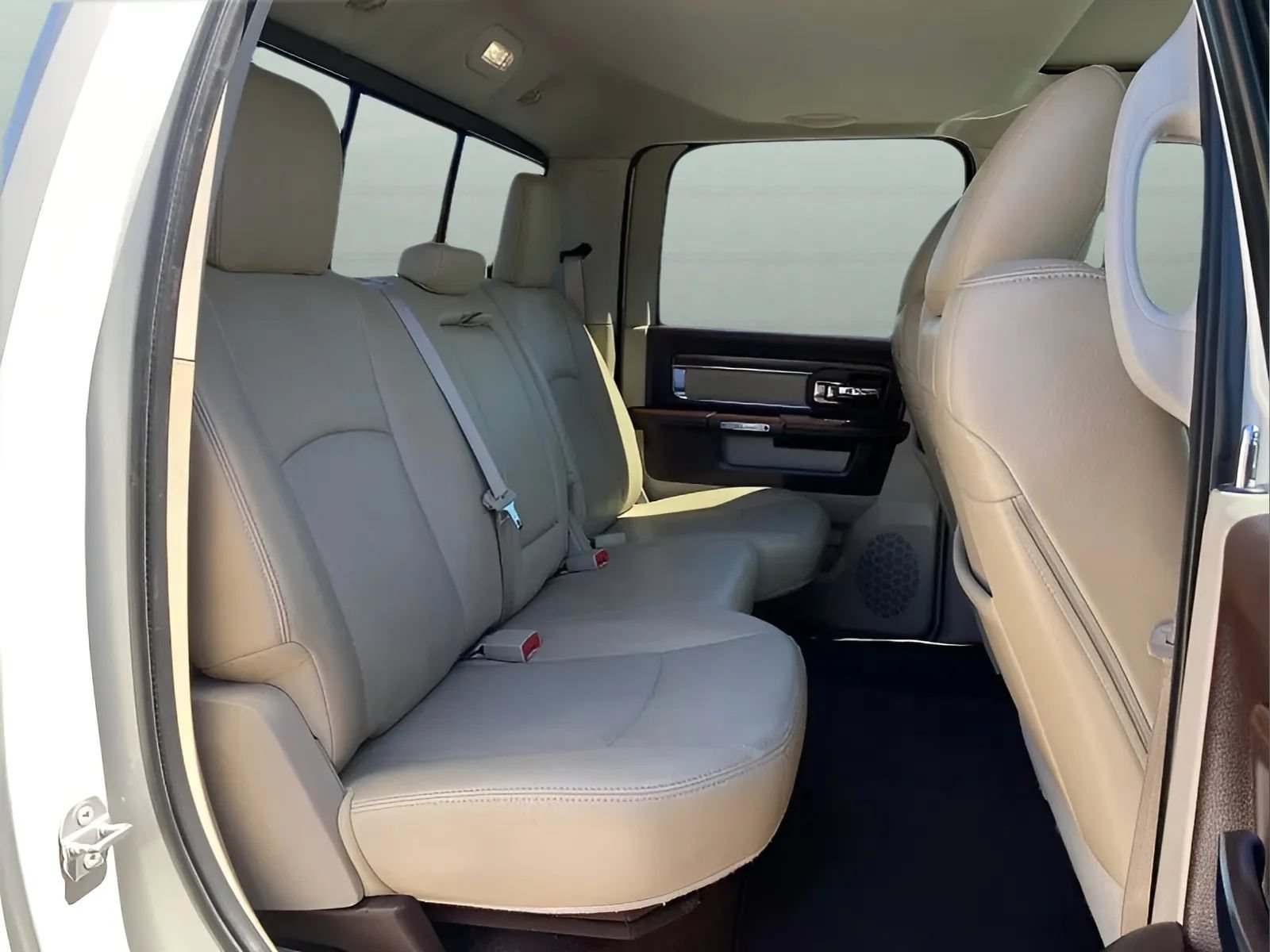 Used 2016 RAM 1500 Laramie w/ Convenience Group RWD image 12