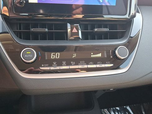 Used 2025 Toyota Corolla LE FWD image 16