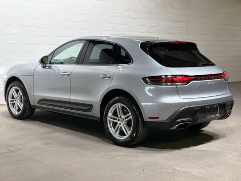 Used 2025 Porsche Macan image 3