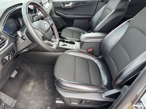 Used 2025 Ford Escape ST-Line Select AWD/4WD image 5