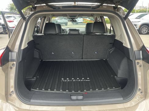 Used 2025 Nissan Rogue SV AWD/4WD image 23