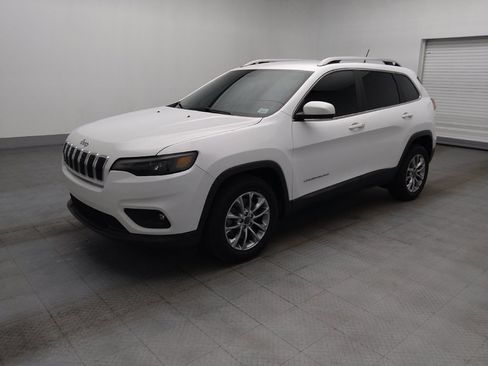Used 2019 Jeep Cherokee Latitude Plus FWD image 2