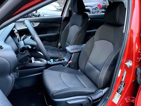 Used 2024 Kia Forte LXS image 7