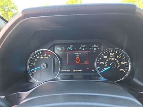 Used 2016 Ford F150 Lariat w/ Equipment Group 502A Luxury AWD/4WD image 26