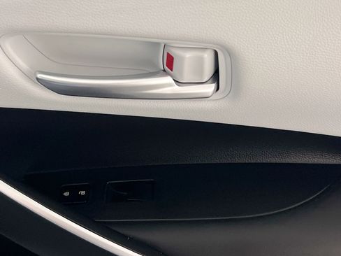 Used 2023 Toyota Corolla SE image 32